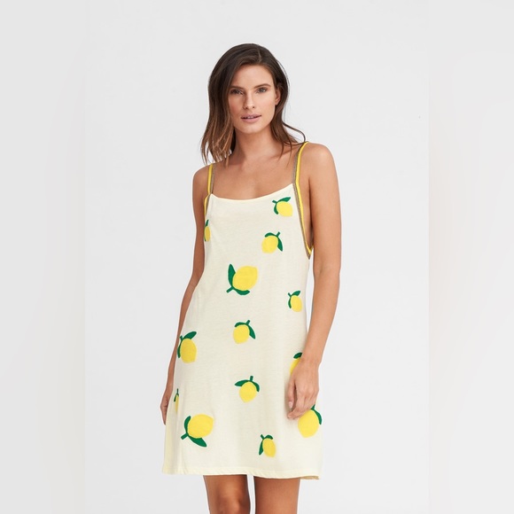 pitusa Dresses & Skirts - NWT pitusa lemon sheath dress
